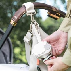 Done by Deer - Silikone Sutteholder Sheepy (Sand) funktion