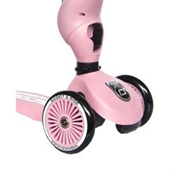 scoot-and-ride-2-i-1-loebehjul-loebecykel-rose-hjul