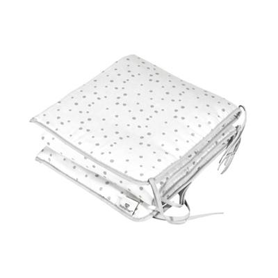 babydan-hvid-sengerand-med-graa-prikker-60-x-120-cm