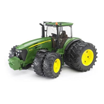 bruder-john-deere-traktor-groen-med-tvillingehjul